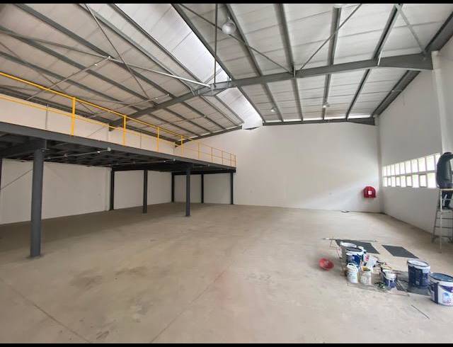 679M² WAREHOUSE TO LET IN SPRINGFIELD